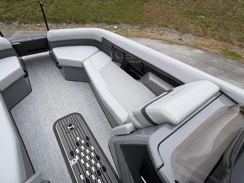 Slide: The Image of Harris Crowne 250 SL 2024 - 38