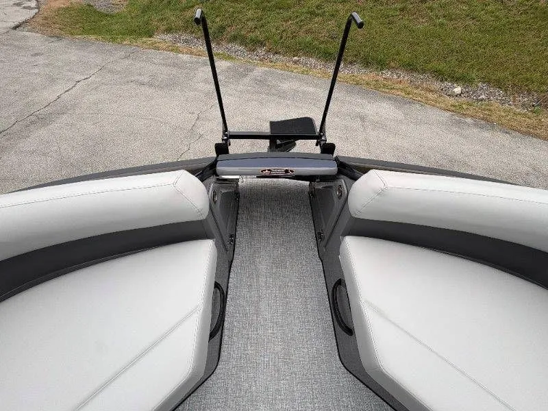 Slide: The Image of Harris Crowne 250 SL 2024 - 39