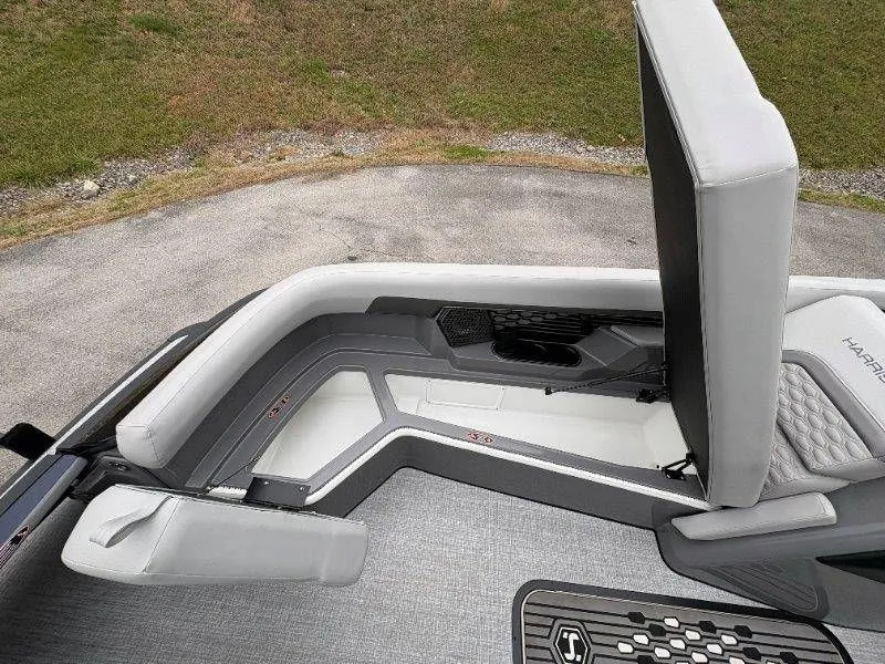 Slide: The Image of Harris Crowne 250 SL 2024 - 41