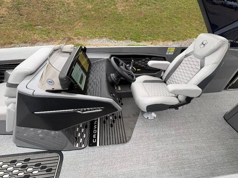 Slide: The Image of Harris Crowne 250 SL 2024 - 42