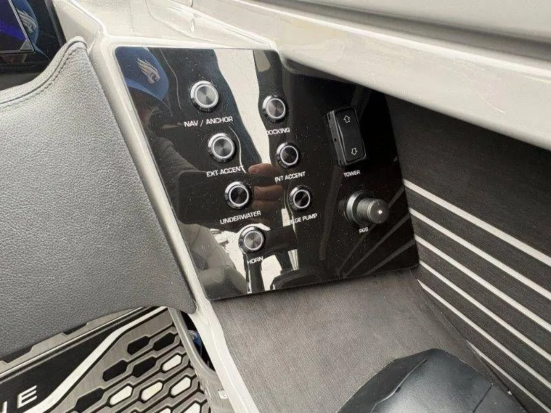 Slide: The Image of Harris Crowne 250 SL 2024 - 49