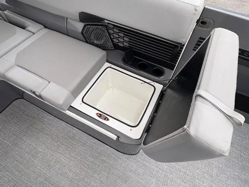 Slide: The Image of Harris Crowne 250 SL 2024 - 50