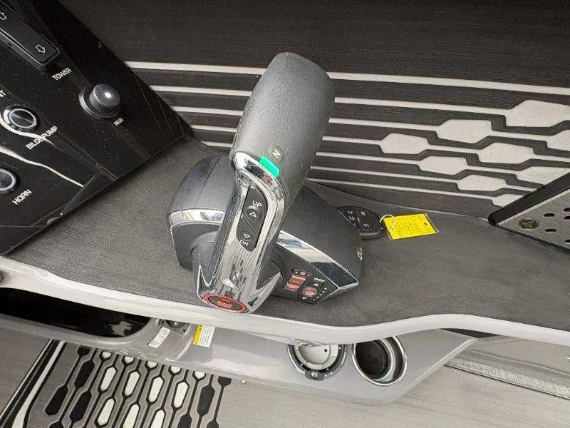 Slide: The Image of Harris Crowne 250 SL 2024 - 51