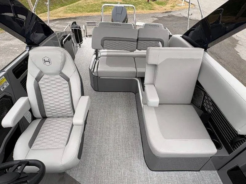 Slide: The Image of Harris Crowne 250 SL 2024 - 54