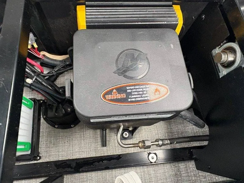 Slide: The Image of Harris Crowne 250 SL 2024 - 71