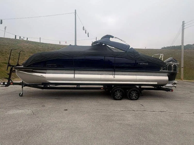 Slide: The Image of Harris Crowne 250 SL 2024 - 92