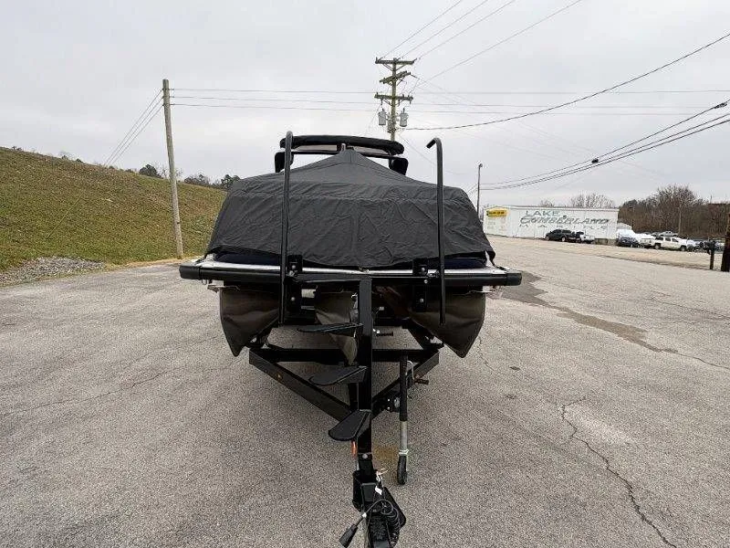 Slide: The Image of Harris Crowne 250 SL 2024 - 99