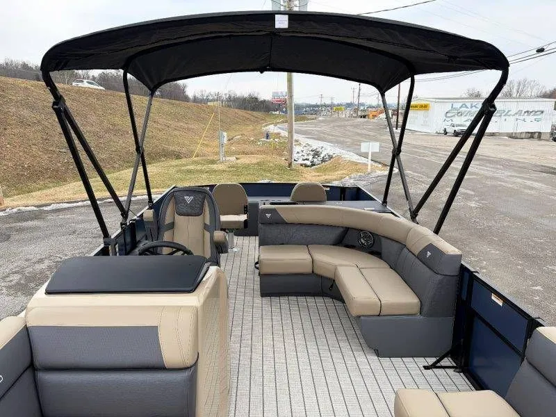 Slide: The Image of Viaggio Lago V20R 2026 - 16