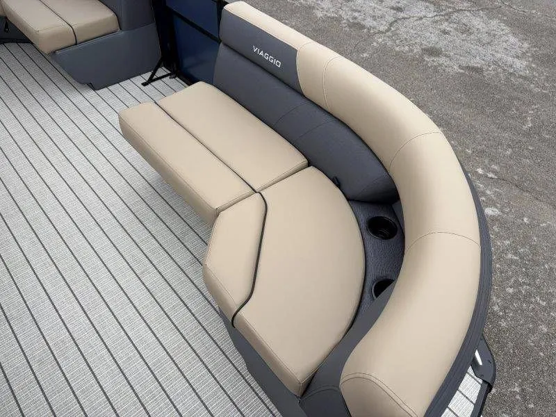 Slide: The Image of Viaggio Lago V20R 2026 - 17