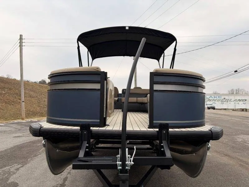 Slide: The Image of Viaggio Lago V20R 2026 - 34