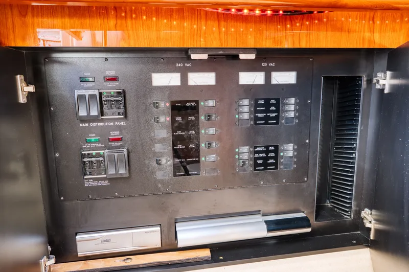 Slide: The Image of Sea Ray Sundancer 510 2001 - 43