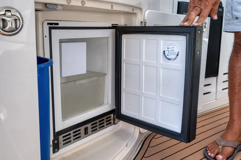 Slide: The Image of Sea Ray Sundancer 510 2001 - 59