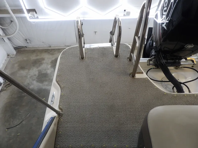 Slide: The Image of Bayliner XR-7 2017 - 53