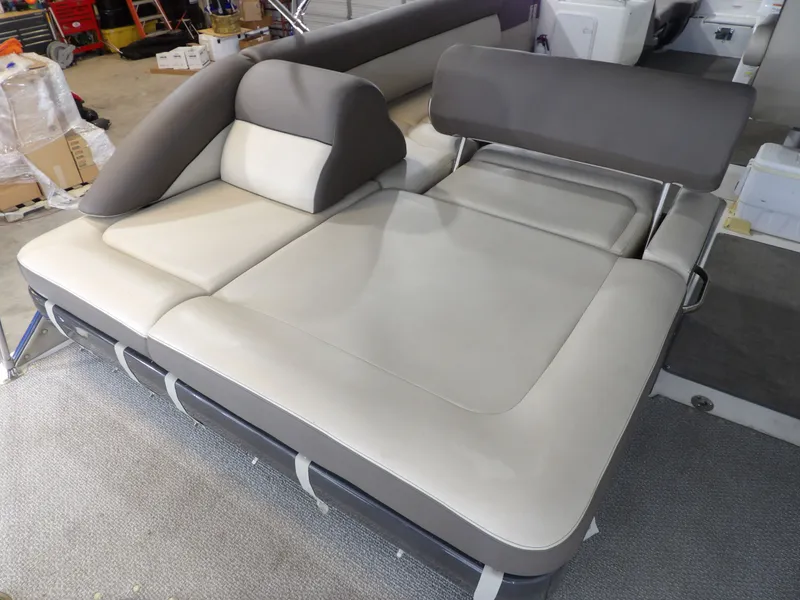 Slide: The Image of Bayliner XR-7 2017 - 54