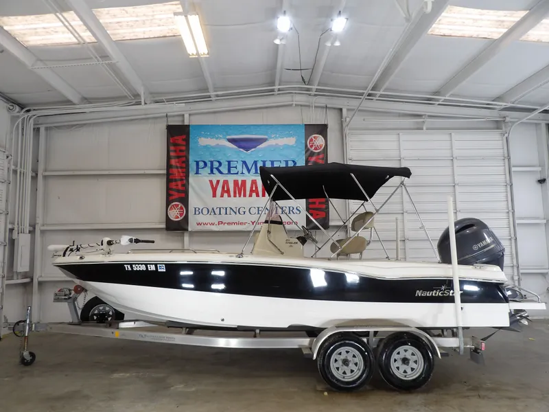 The Image of NauticStar 211 Angler 2018 - 1