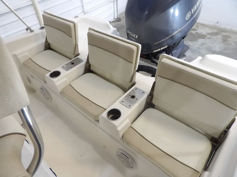 Slide: The Image of NauticStar 211 Angler 2018 - 19