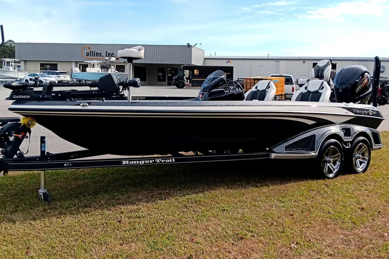 Slide: The Image of 2026 Ranger Z521R Cup-Equipped boat on trailer, parked outside dealership. - 4