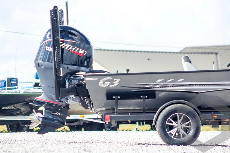 Slide: The Image of 2026 G3 Sportsman 1910 SE boat with Yamaha outboard motor on trailer. - 5