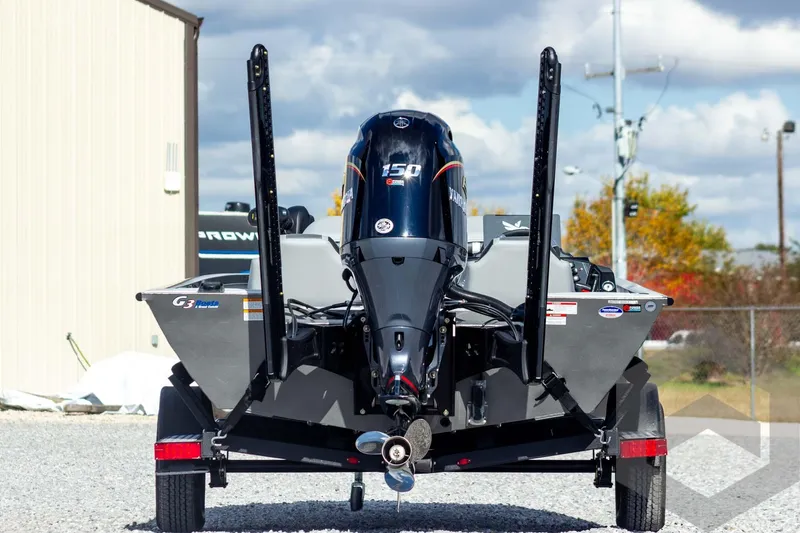 Slide: The Image of 2026 G3 Sportsman 1910 SE boat with powerful outboard motor, rear view. - 9