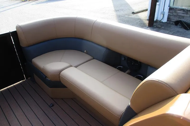 Slide: The Image of Luxurious seating on 2026 Bentley Pontoons Elite 223 Admiral boat. - 17