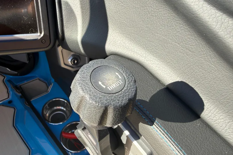 Slide: The Image of Throttle control knob in 2026 Supra SL 550 interior, featuring "Thrust" label. - 38