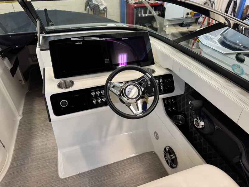 Slide: The Image of Sea Ray 280SLX 2019 - 5