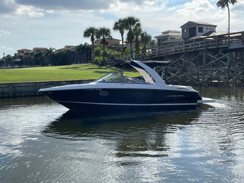Slide: The Image of Regal 2700 Bowrider 2011 - 1