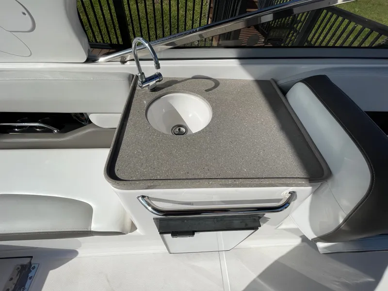 Slide: The Image of Regal 2700 Bowrider 2011 - 17