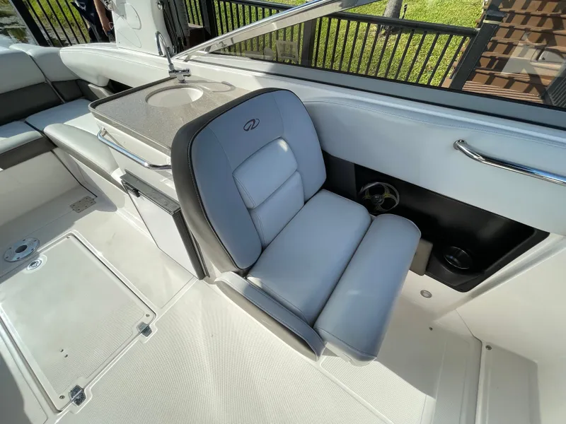 Slide: The Image of Regal 2700 Bowrider 2011 - 18