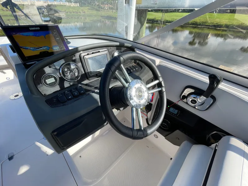 Slide: The Image of Regal 2700 Bowrider 2011 - 21