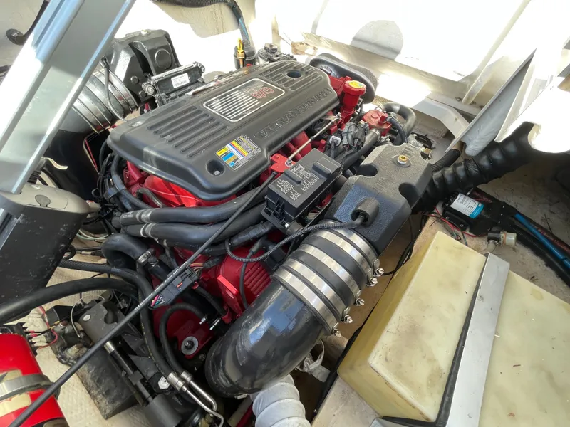 Slide: The Image of Regal 2700 Bowrider 2011 - 41