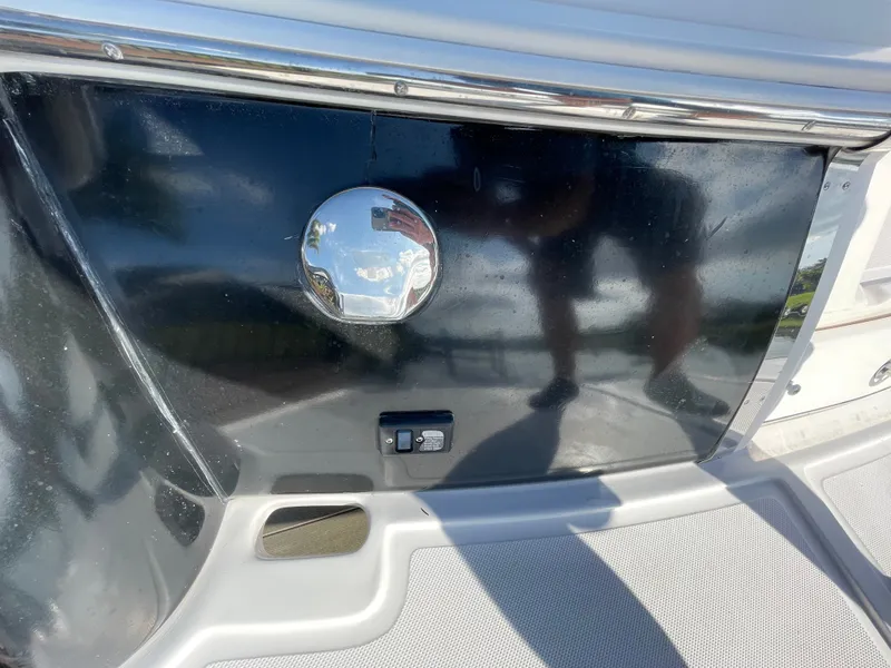 Slide: The Image of Regal 2700 Bowrider 2011 - 7
