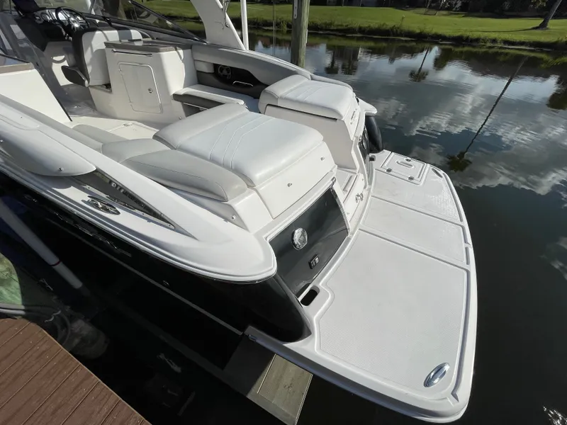 Slide: The Image of Regal 2700 Bowrider 2011 - 9