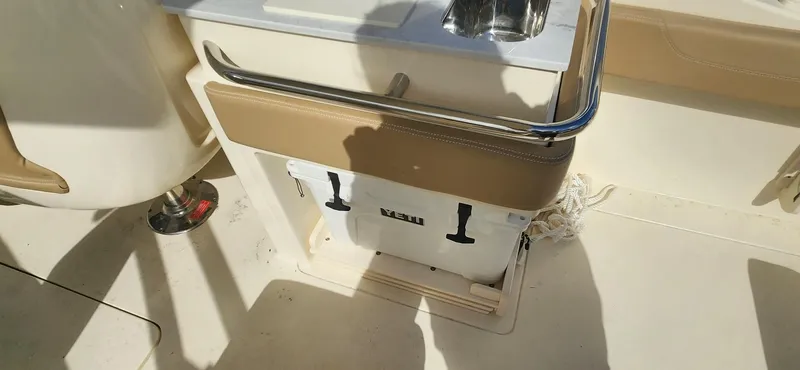 Slide: The Image of Scout 240 Dorado 2023 - 11