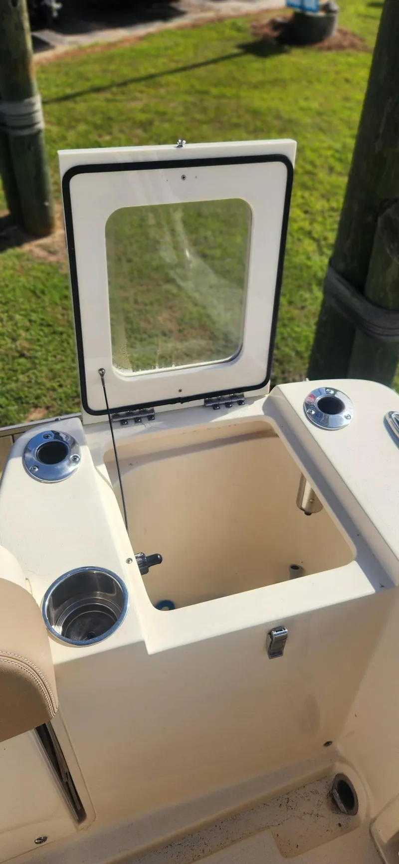 Slide: The Image of Scout 240 Dorado 2023 - 12