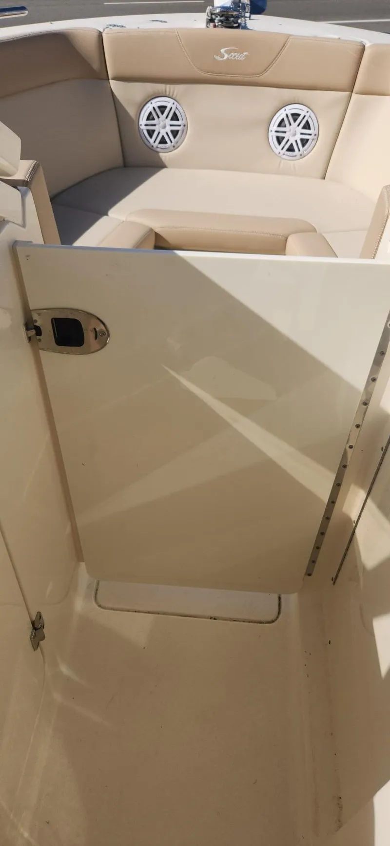 Slide: The Image of Scout 240 Dorado 2023 - 13