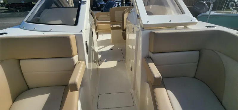 Slide: The Image of Scout 240 Dorado 2023 - 20