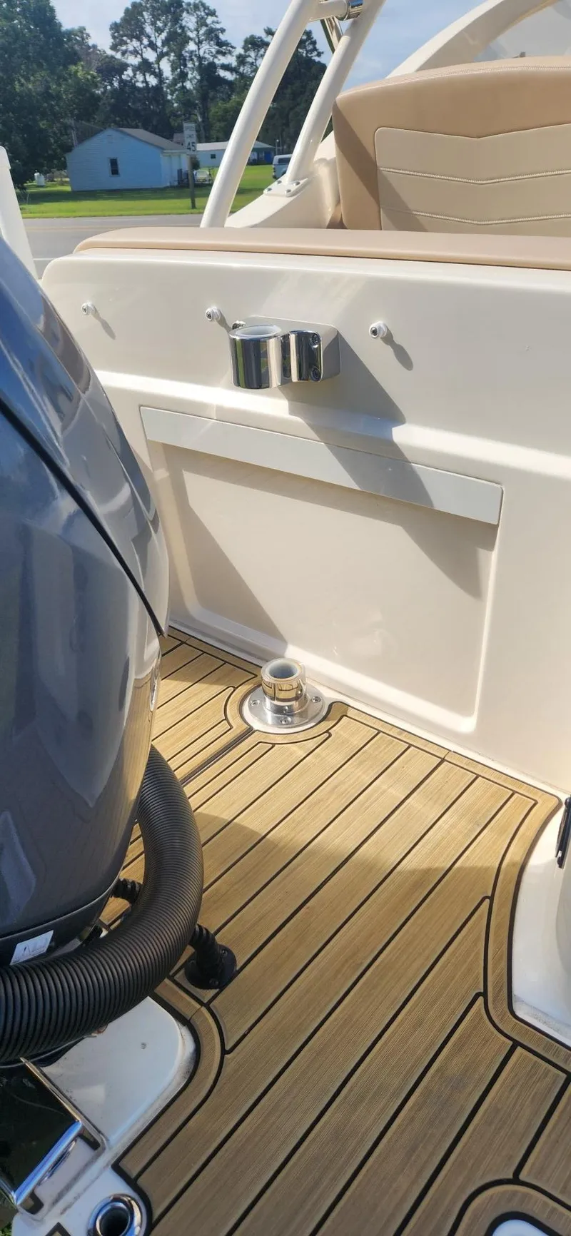 Slide: The Image of Scout 240 Dorado 2023 - 7