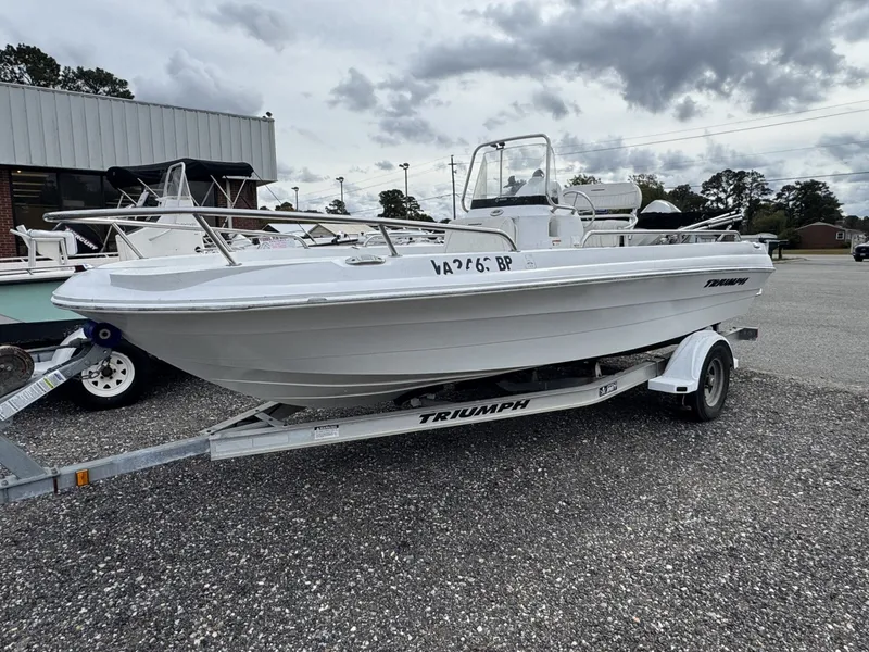 The Image of Triumph 190 Bay - 0