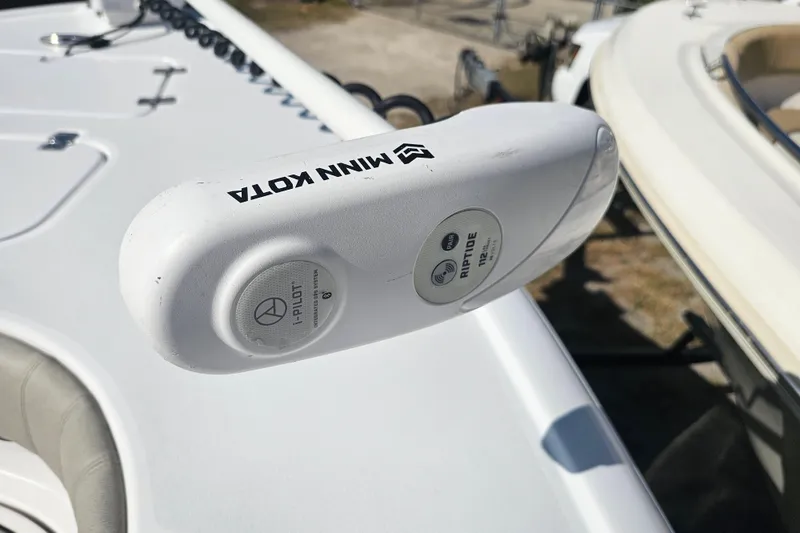 Slide: The Image of Minn Kota Riptide motor on 2021 Sportsman Masters 267OE Bay Boat. - 9