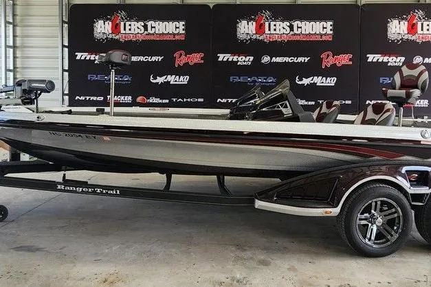 The Image of 2018 Ranger Z521L fishing boat on trailer at Anglers Choice showroom. - 1