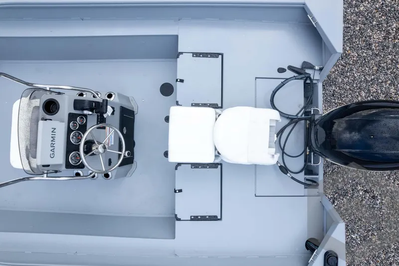 Slide: The Image of Overhead view of 2026 G3 Bay 20 boat interior with Garmin console and seating. - 41