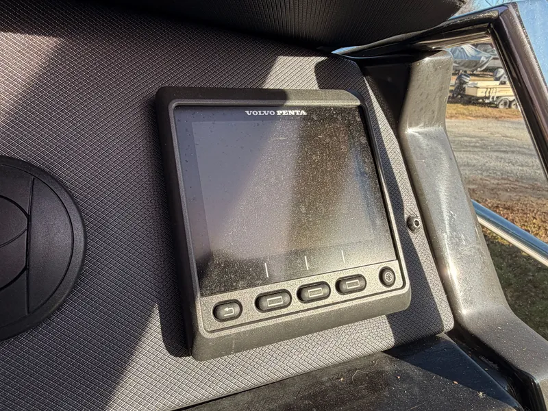 Slide: The Image of Monterey 335 Sport Yacht 2019 - 16