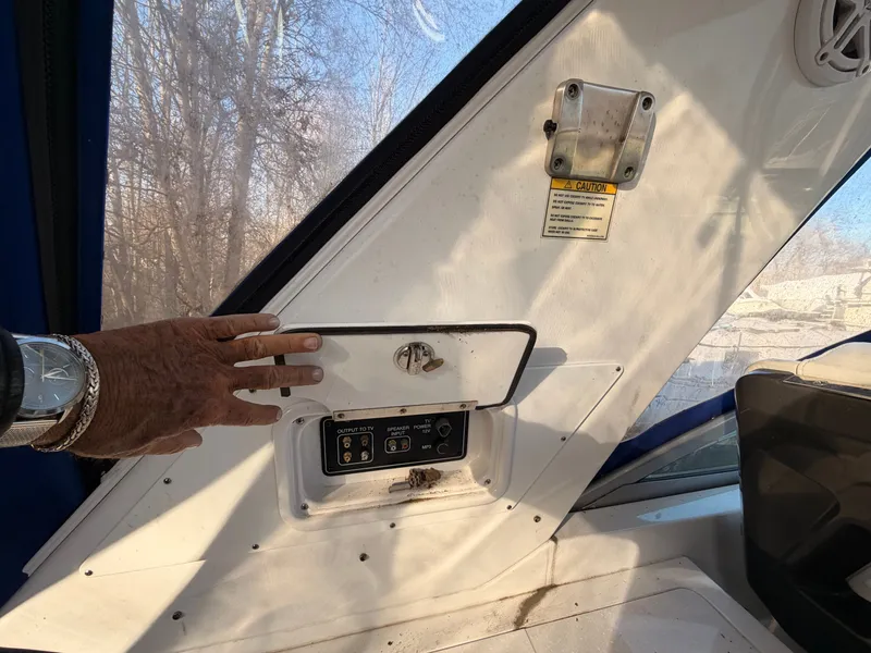 Slide: The Image of Monterey 335 Sport Yacht 2019 - 39