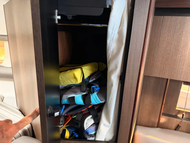 Slide: The Image of Monterey 335 Sport Yacht 2019 - 52