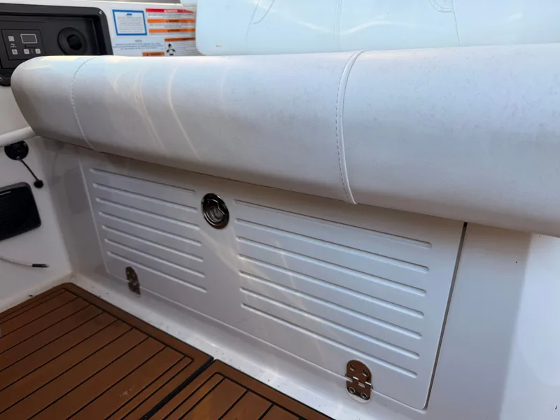 Slide: The Image of Monterey 335 Sport Yacht 2019 - 70