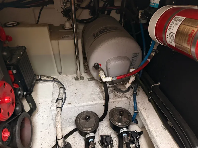 Slide: The Image of Monterey 335 Sport Yacht 2019 - 75