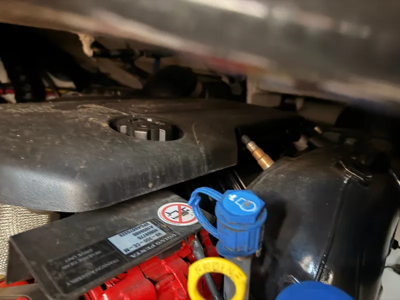 Slide: The Image of Monterey 335 Sport Yacht 2019 - 82