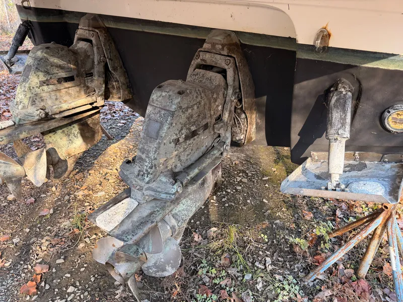 Slide: The Image of Monterey 335 Sport Yacht 2019 - 9