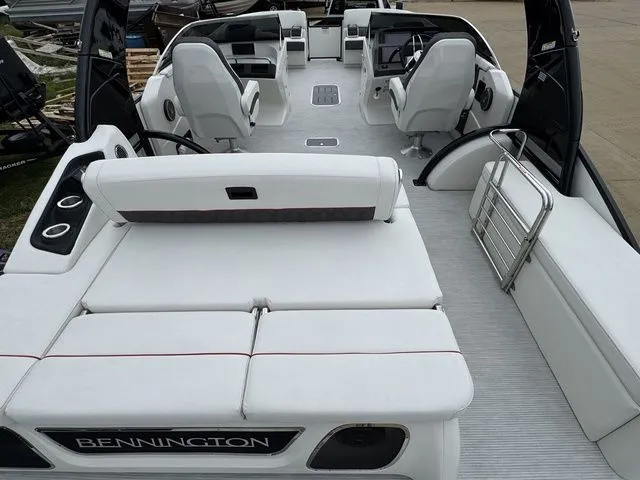 Slide: The Image of Bennington Q Swingback 27 QSBWAX2 2026 - 17